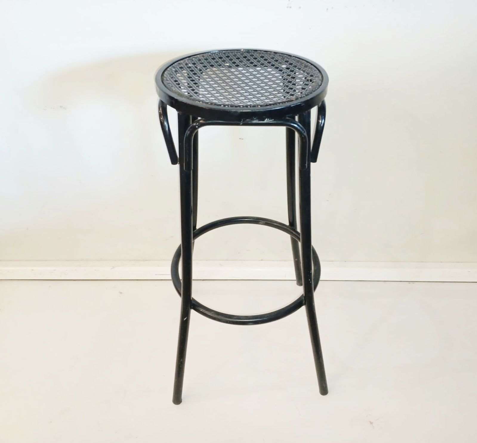 Taburete Thonet tubo recto. Tab_59
