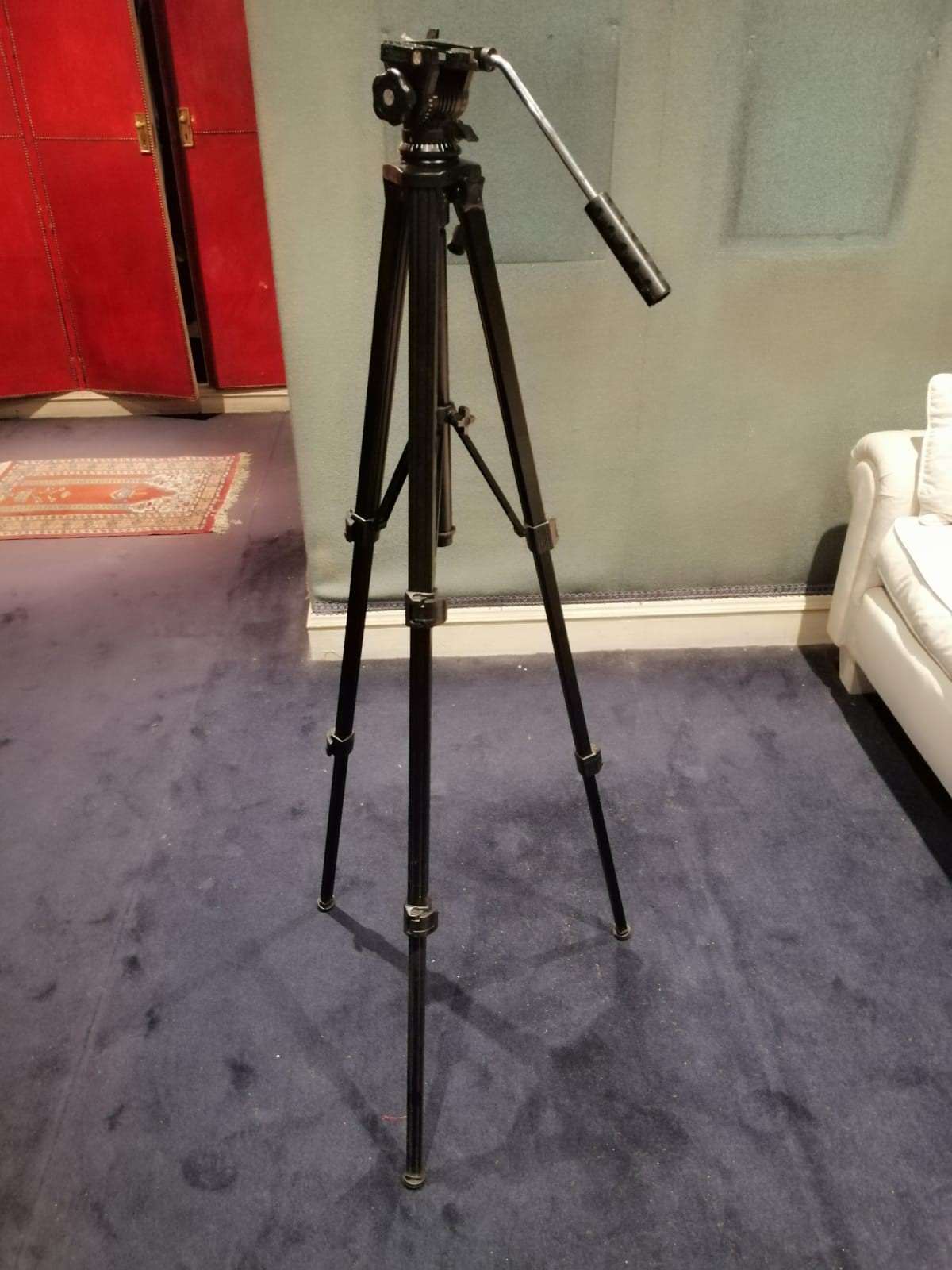 Camera tripod