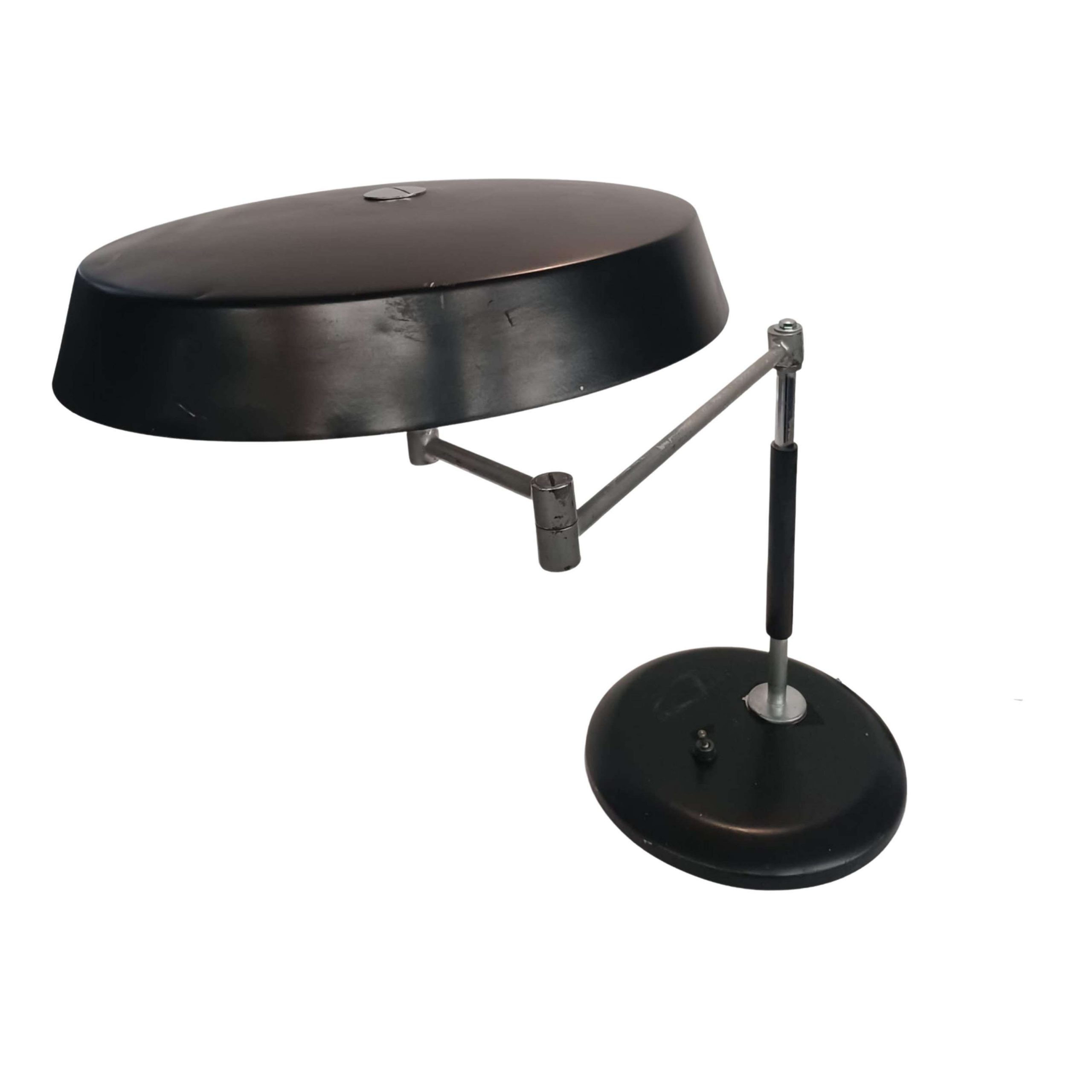Desk lamp