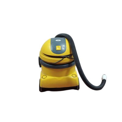 Base vacuum cleaner and hose