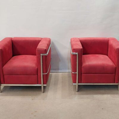 Sillón rojo con estructura metálica 01341