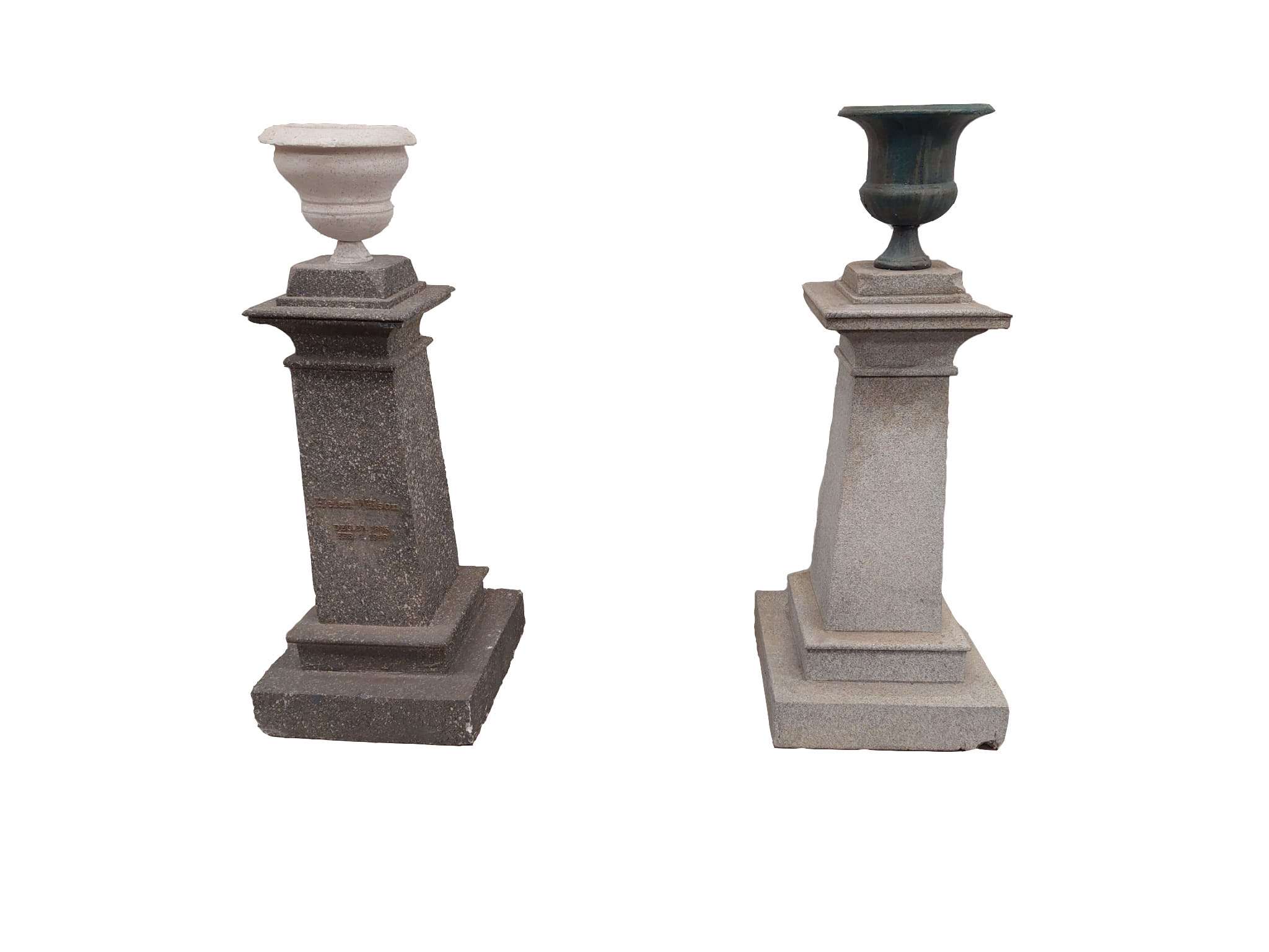 Gravestone pedestal with goblet vase 02992