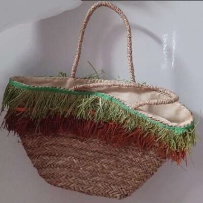 Bolso de esparto forrado por dentro y con adorno flecos 02311