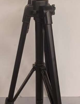 Adjustable camera tripod 03040