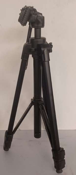 Adjustable camera tripod 03040
