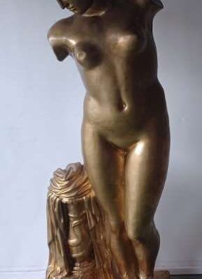 Estatua de Venus en dorado Fig_53