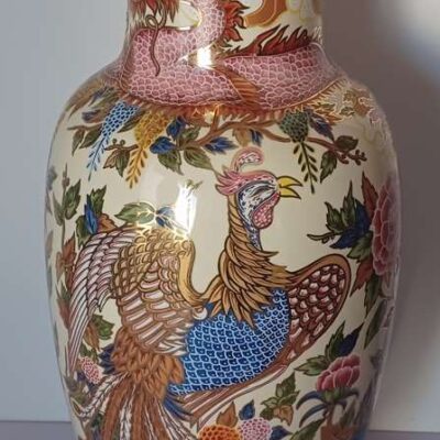 Oriental style decorated vase 03046