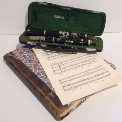 Vintage clarinet with hard case 02531