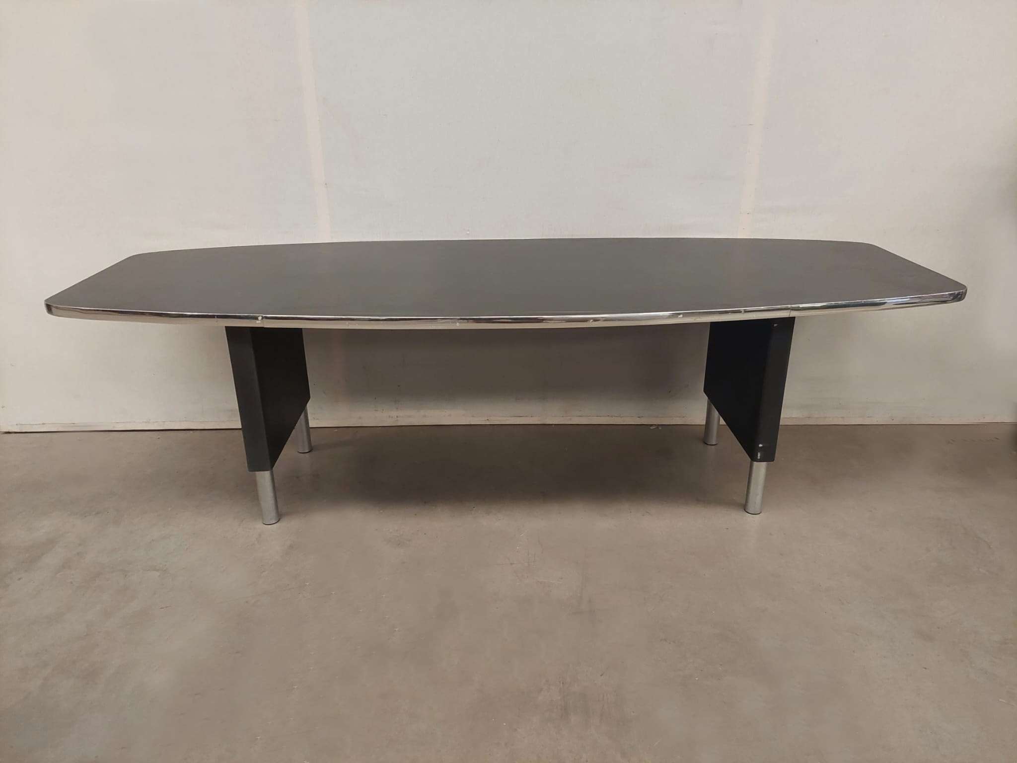 Office table