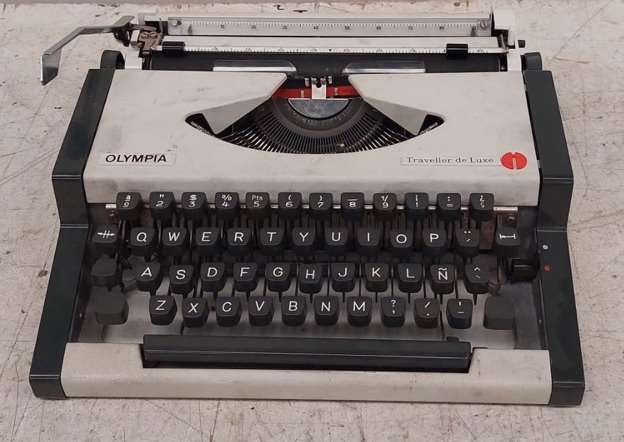 Máquina escribir Olympia Traveller portátil 03313