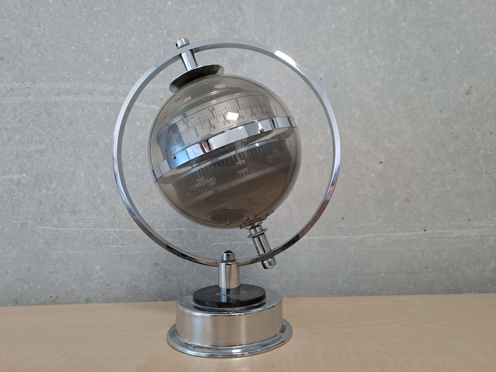 Globe weather station 02208