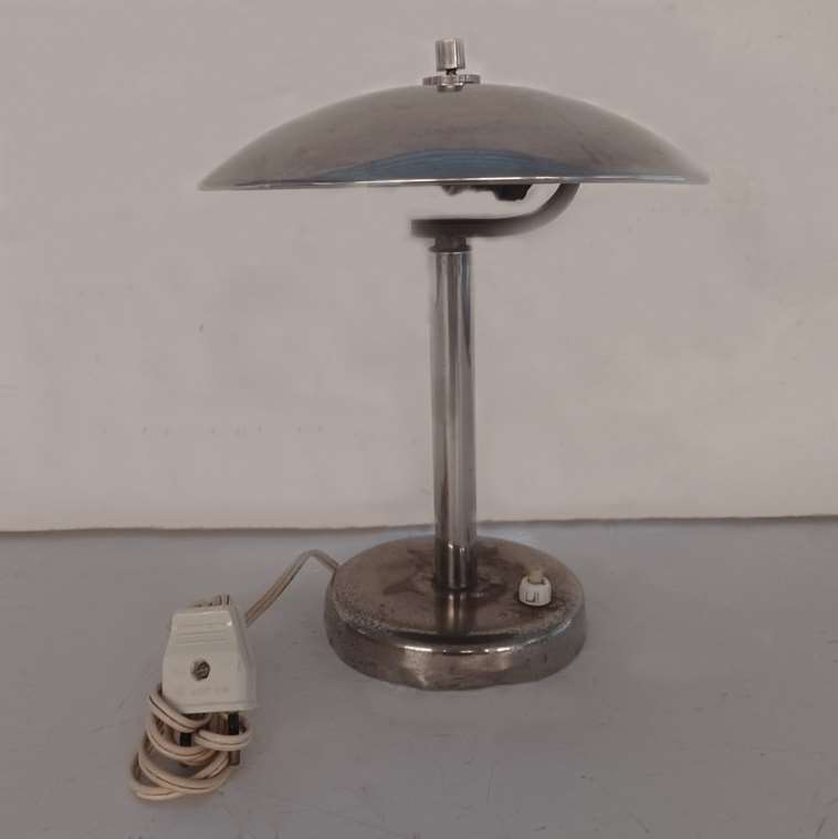 Chrome table lamp with push button on the base 03267