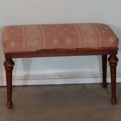 Banqueta escabel de madera tapizada en rosa, clásica 04276