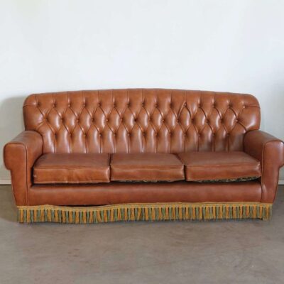 Tufted leather sofa with fringes from the 50s/60s (with matching armchairs)