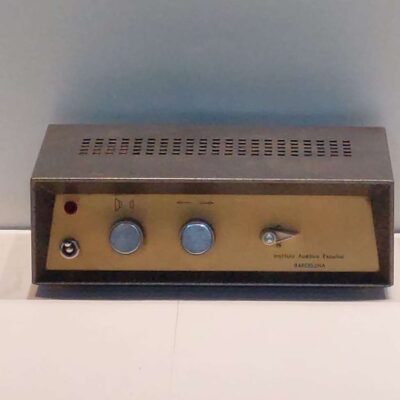 Amplificador de sonido antiguo 04575