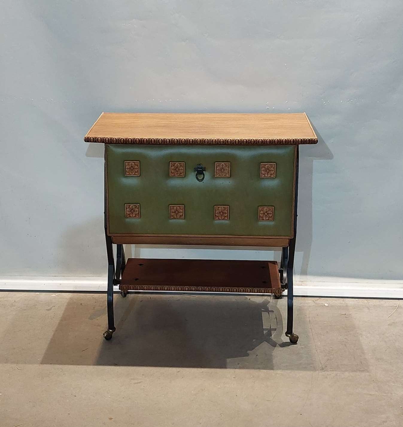 Wooden bar cabinet upholstered in green leather 04295