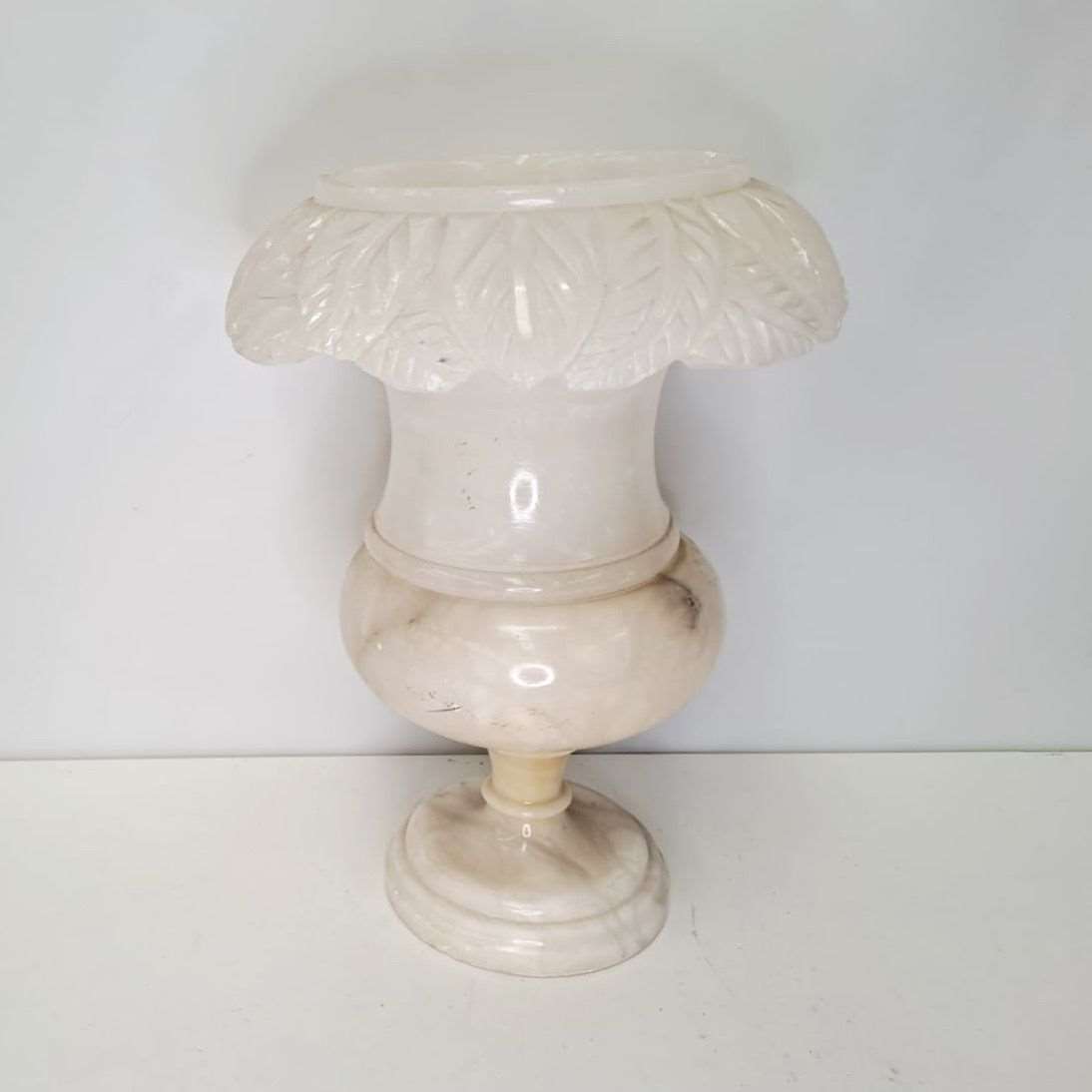 Alabaster column vase 04967