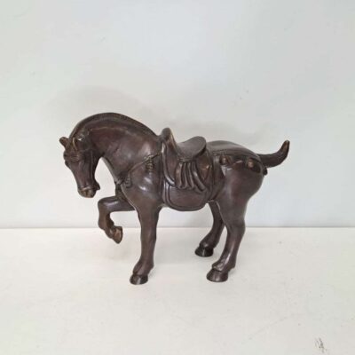Bronze horse sculpture 04971