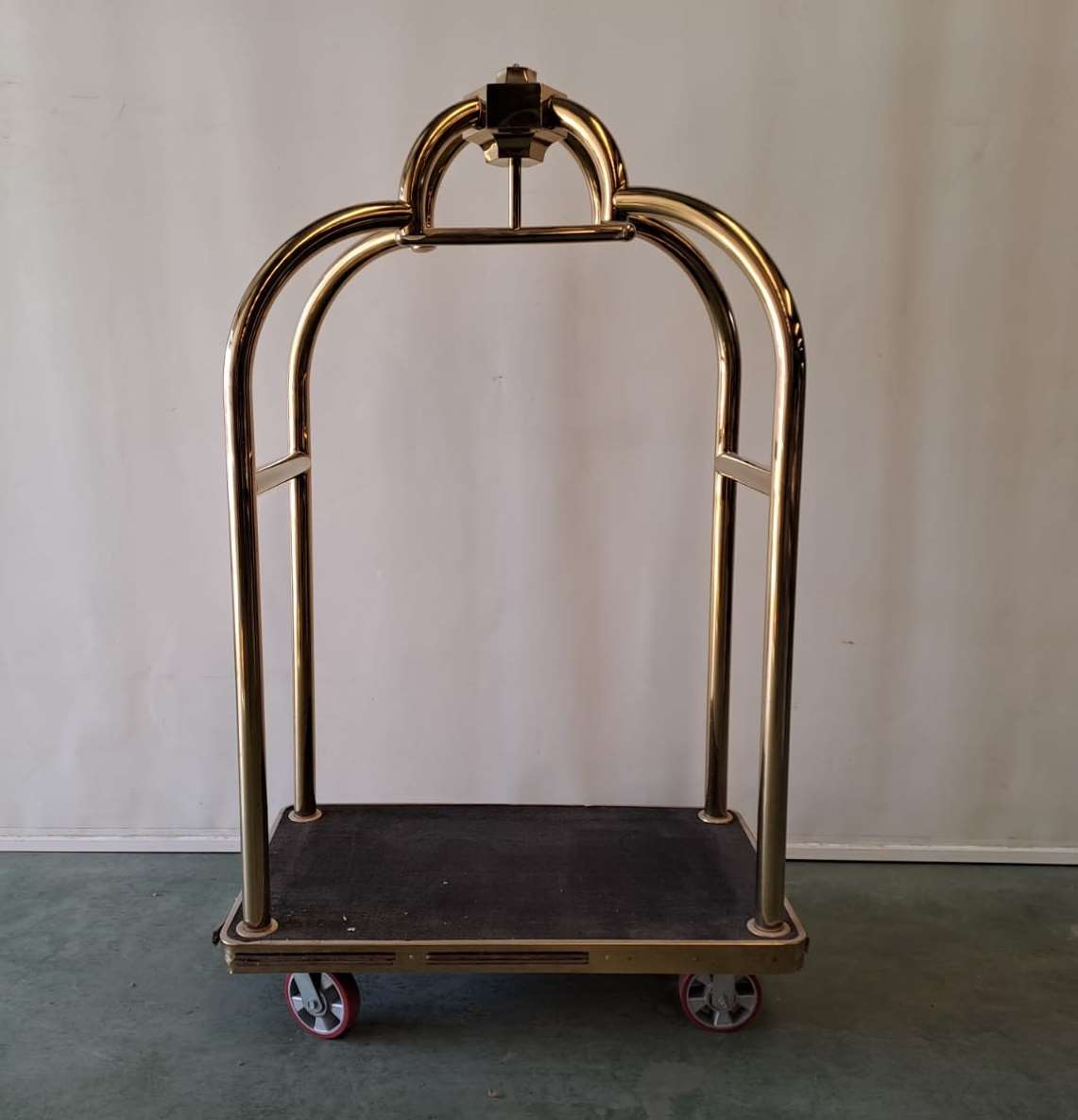 Hotel car 04677