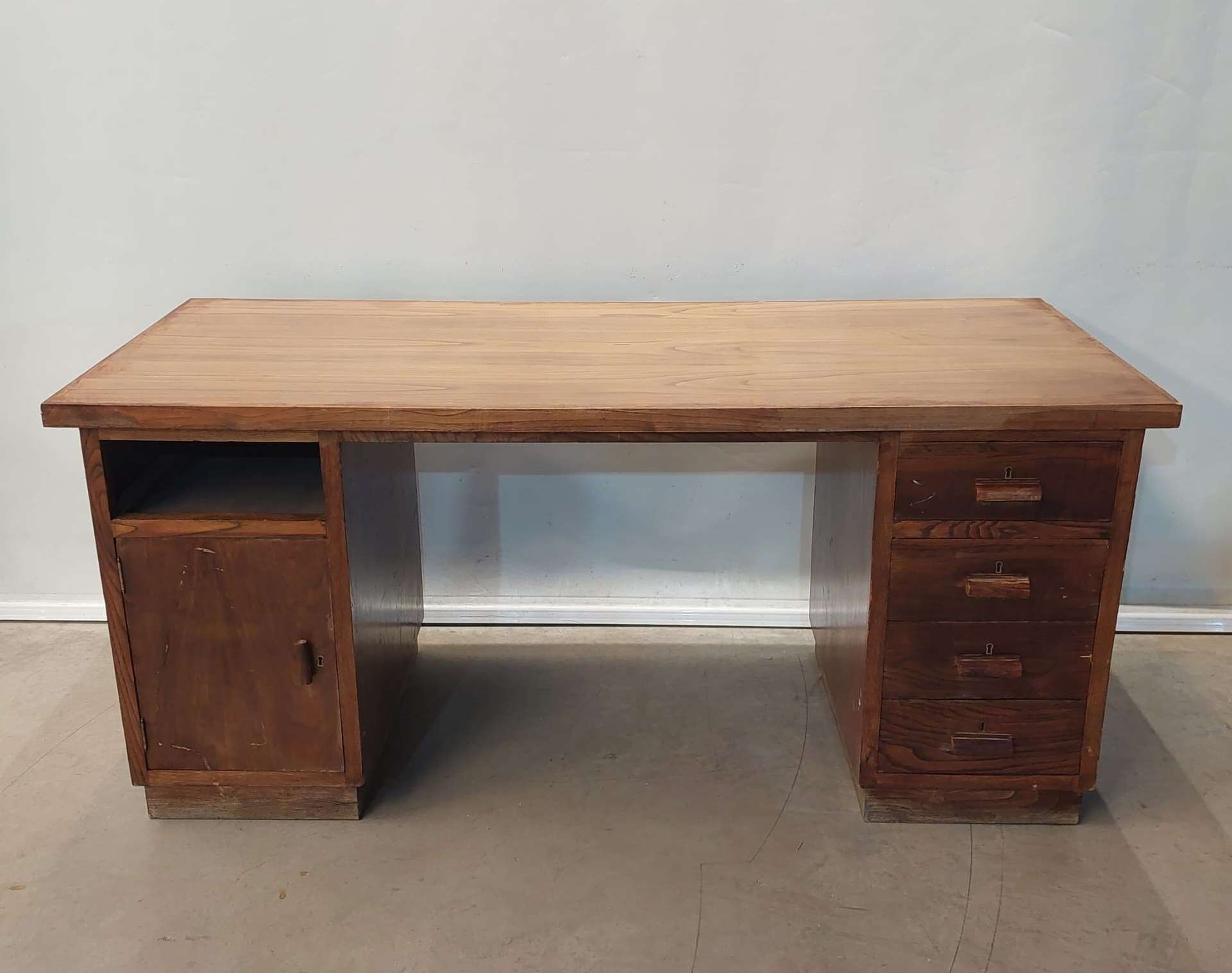 Mesa de despacho 05779