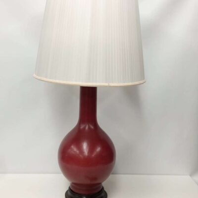 Red ceramic table lamp. 05020