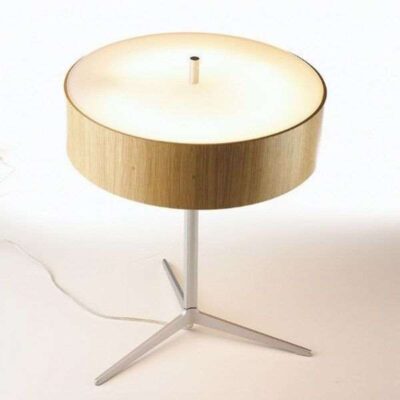 Oak table lamp by Jorge Pensi. Lmes_103
