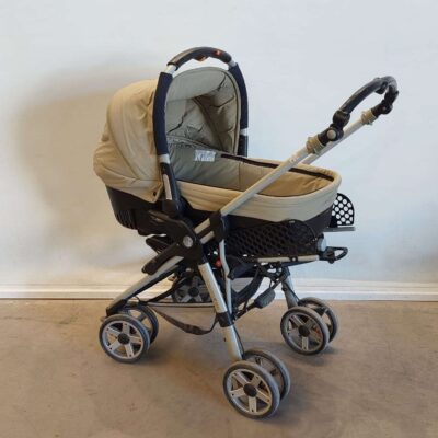 Baby stroller. 05938