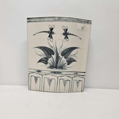 Set of 2 vases with dragonfly illustrations. 04883