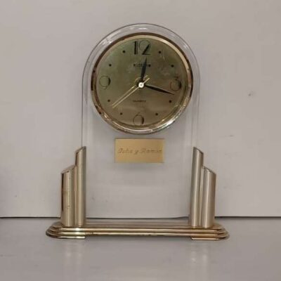 Chrome and glass table clock. 05564