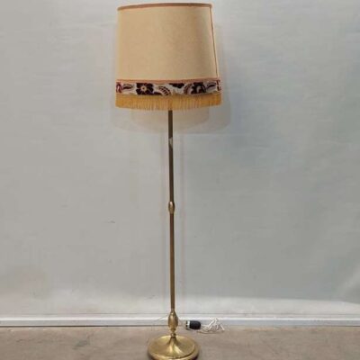 Gold floor lamp. 05245