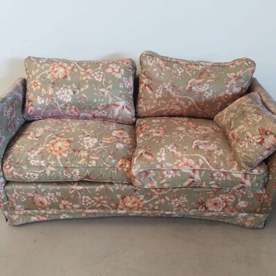 Two-seater sofa. 05647