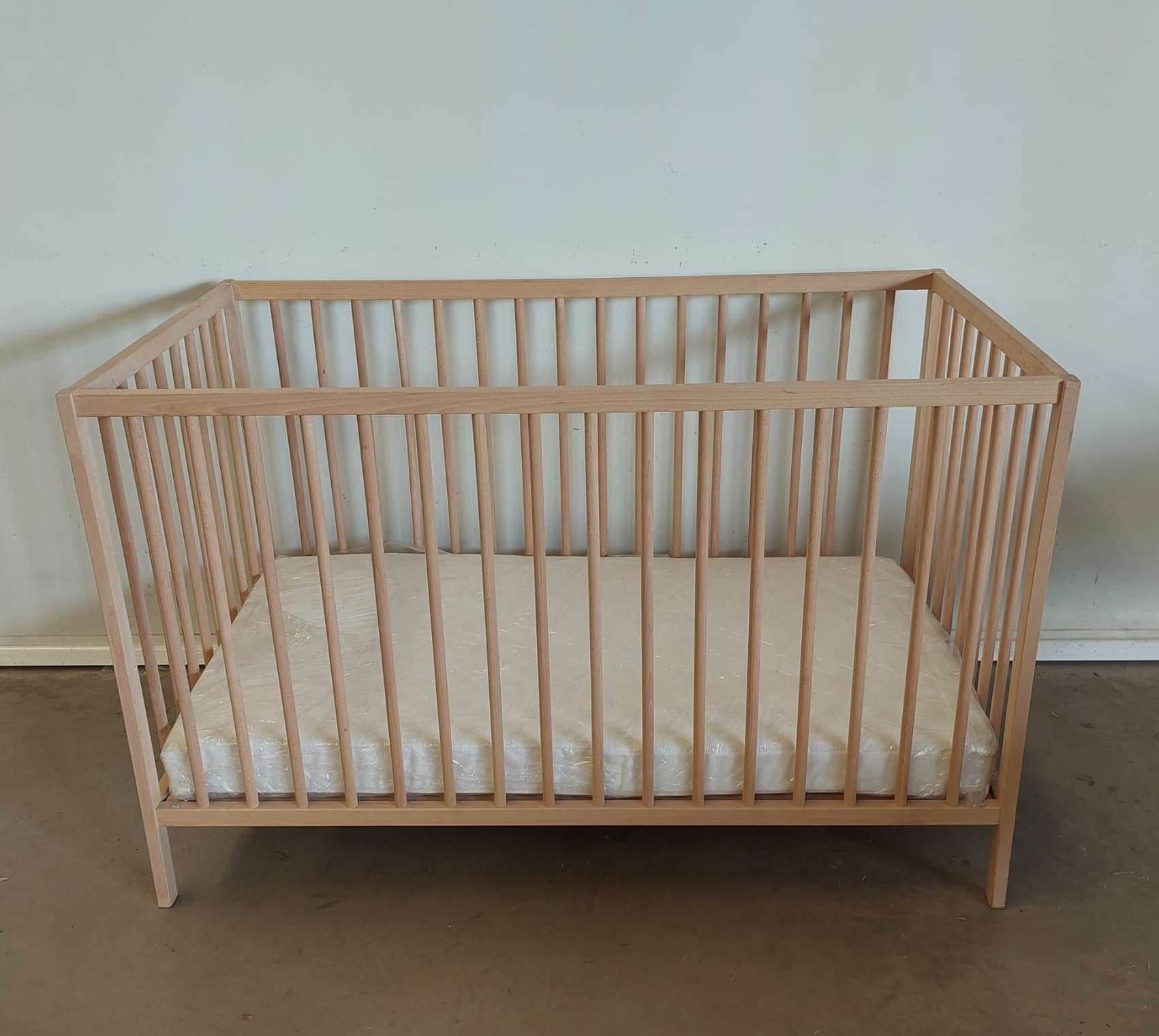 Cuna de madera. Bebé_06