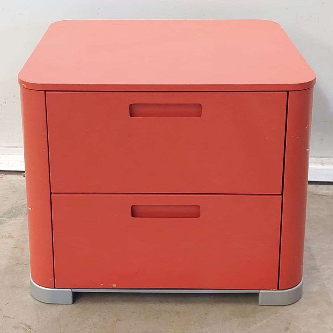 Nightstand. 03332