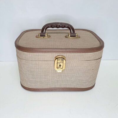 60s toiletry bag. 07236
