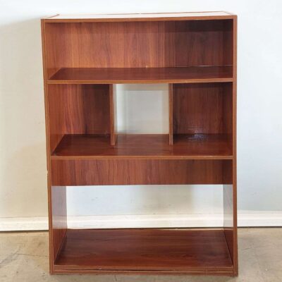 Estantería de madera. 07305