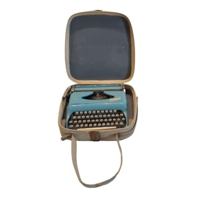 Máquina de escribir con funda.07308