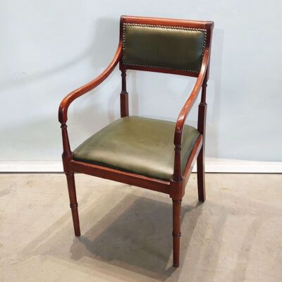 Classic visitor chair. 03090