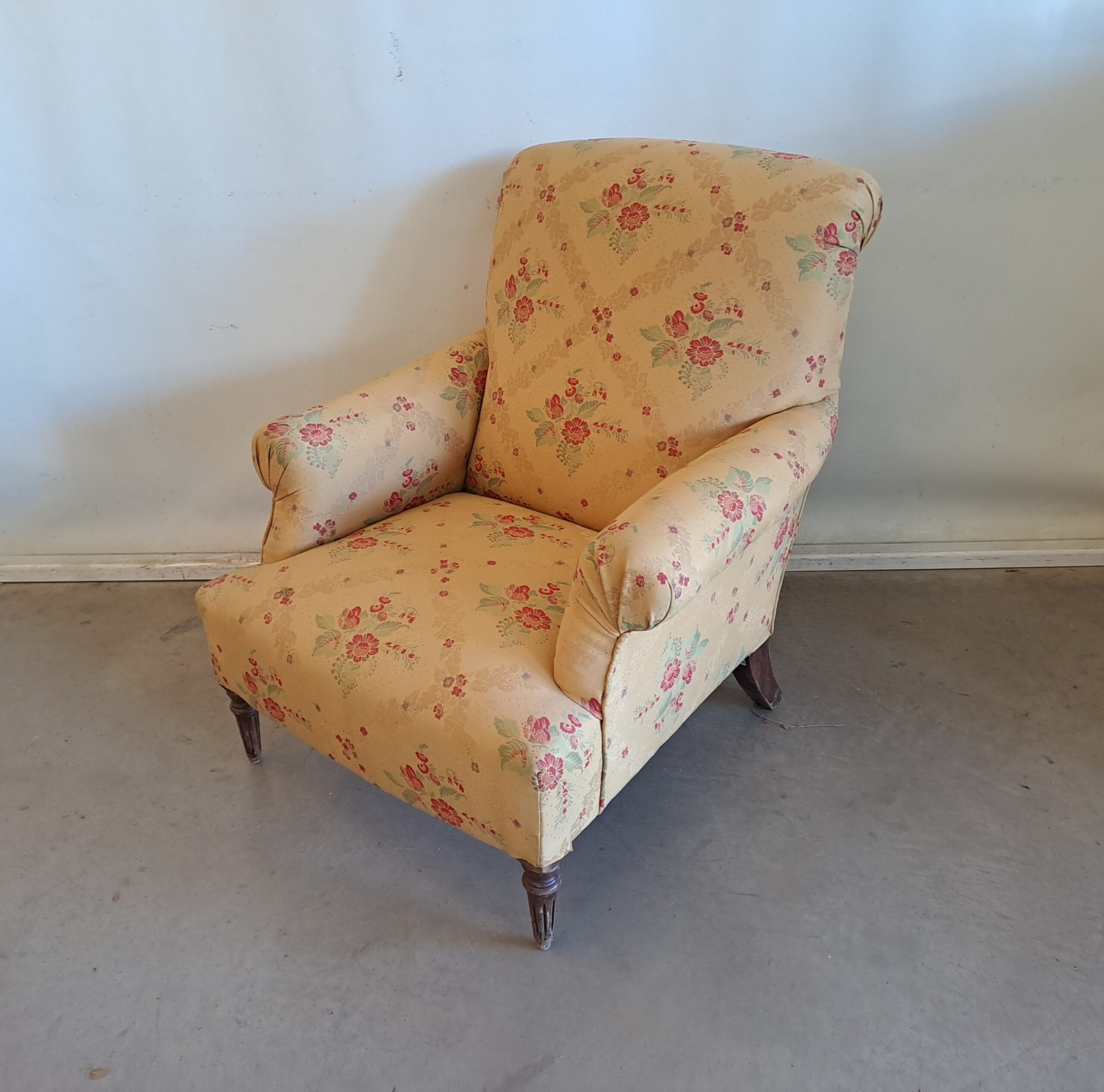 Floral Brittany armchair. 02835 - Image 2