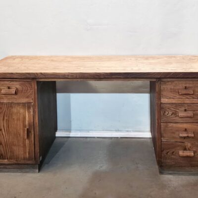 Oak wood office desk. 05780