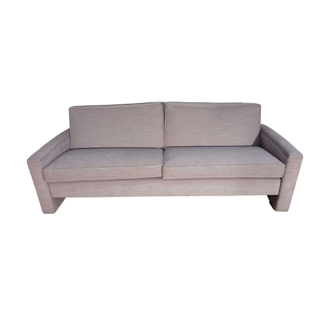 Two-seater sofa upholstered in grey. Sof_110