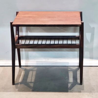 Mesa auxiliar con revistero maux_26