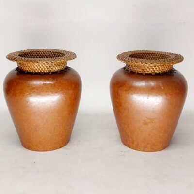 Antique oriental vase 09318