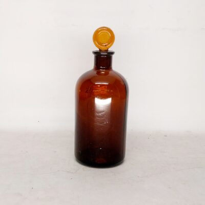 Glass bottle 09371