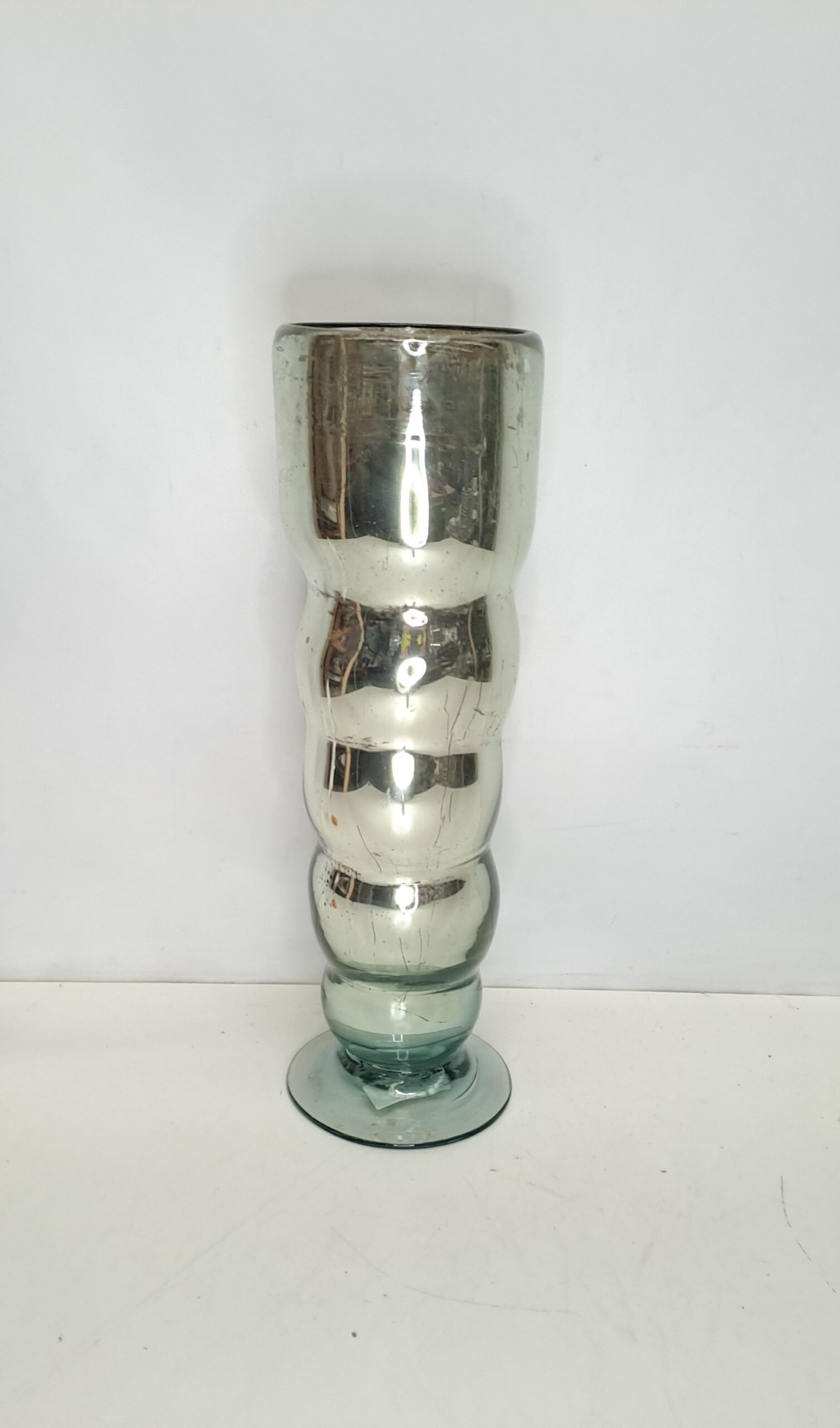 Jarrón decorativo de cristal. 07036