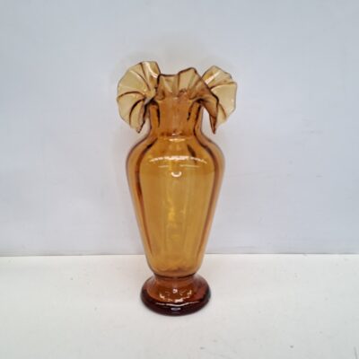 Glass vase. 09173