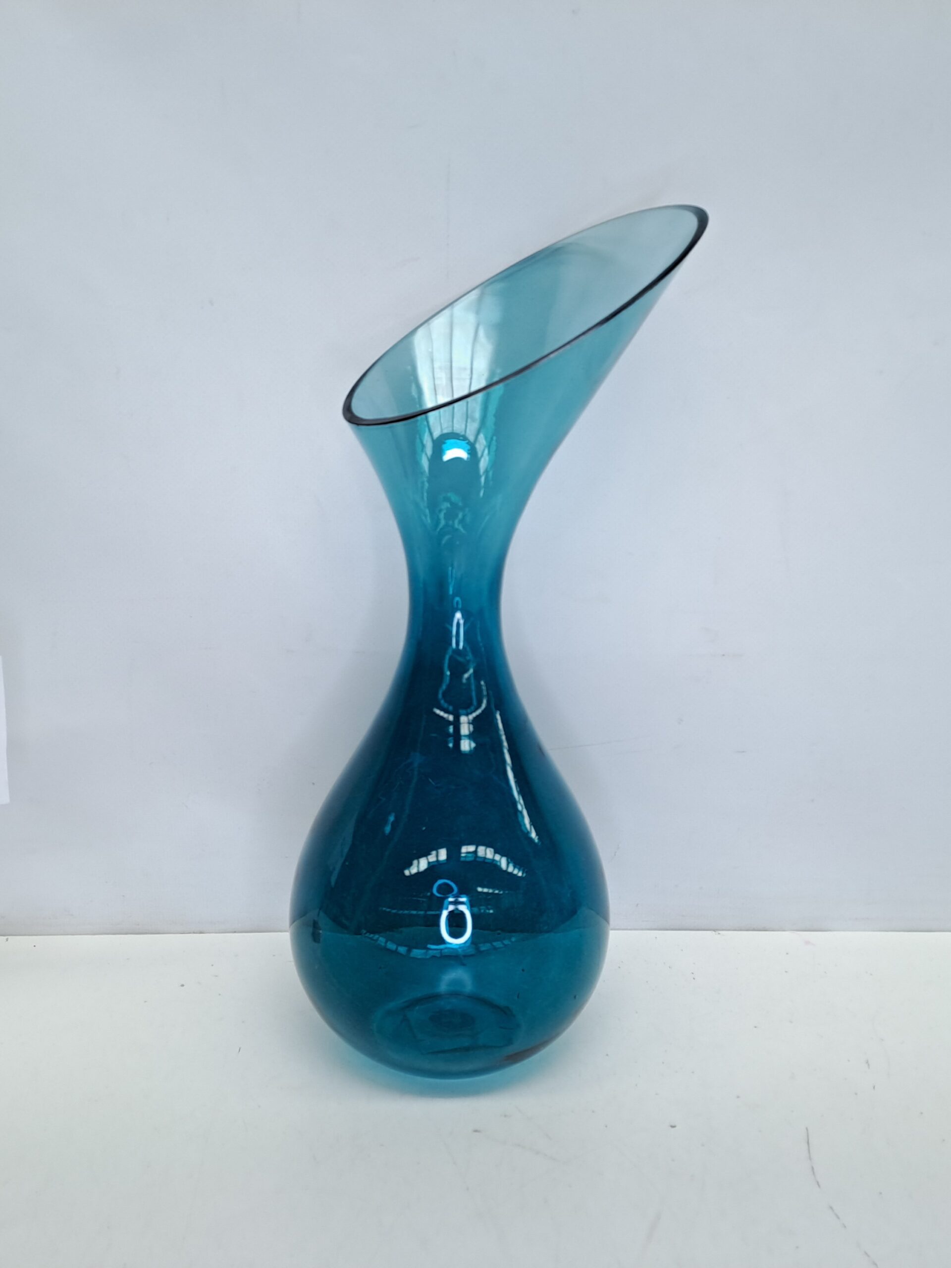 Florero de cristal. 09234