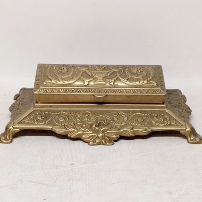 Bronze box. 09816