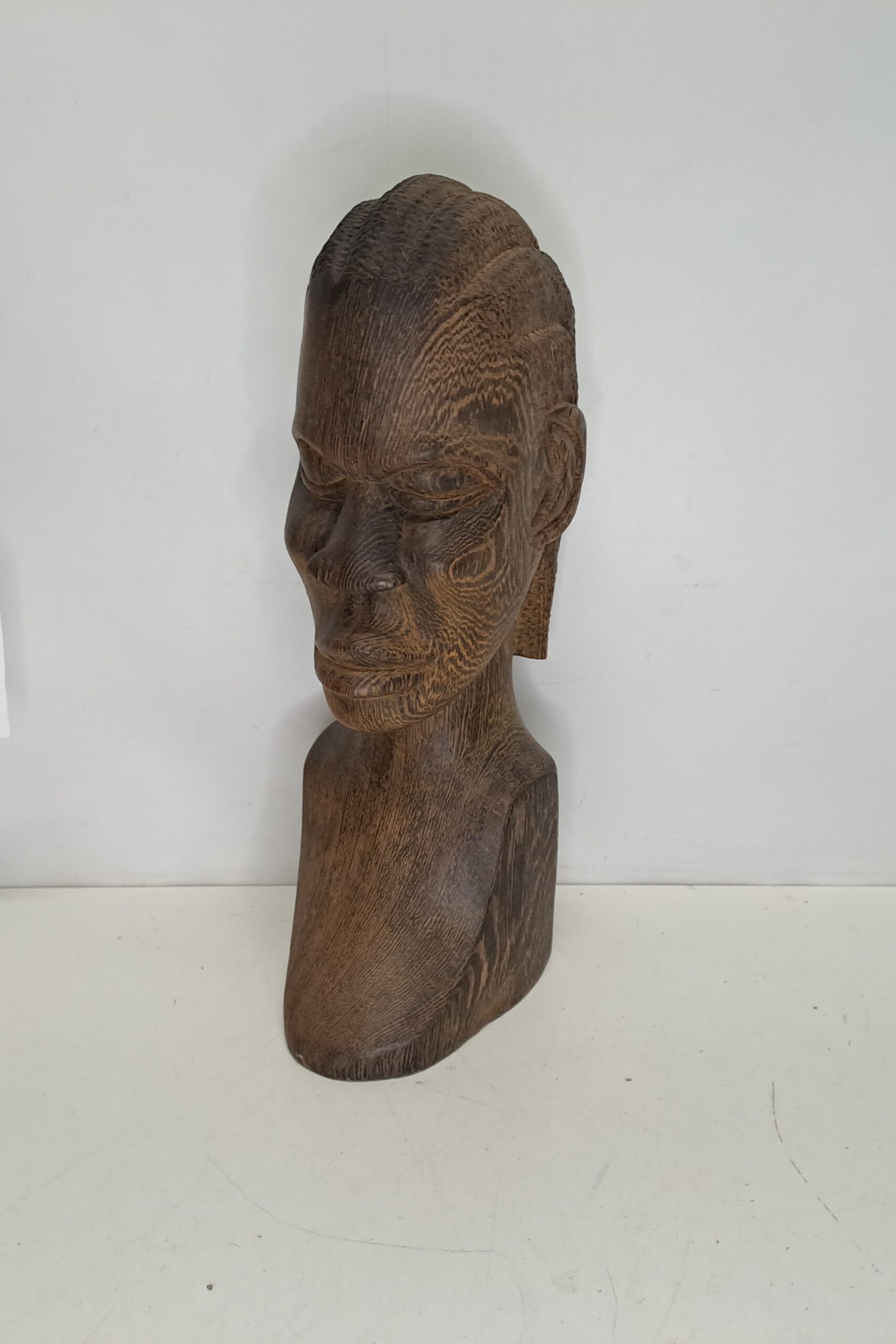 Figura busto mujer. 09837
