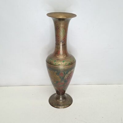 Bronze vase. 09843