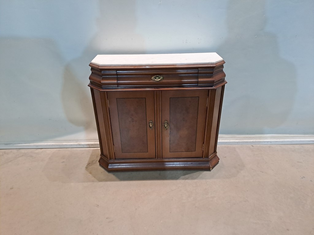 Classic wooden sideboard with marble top, designed to store objects and to be placed against a wall, often in dining rooms, living rooms or corridors. Can be rented for events, advertising, series, films.